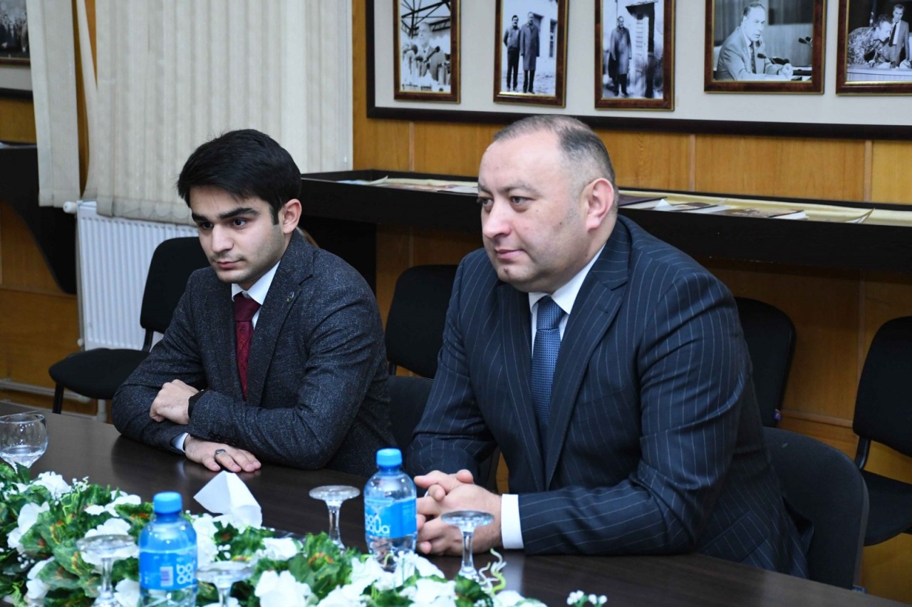 ADAU rektoruna “Yenilikçi və inkişaf mükafatı” təqdim edilib - FOTOLAR